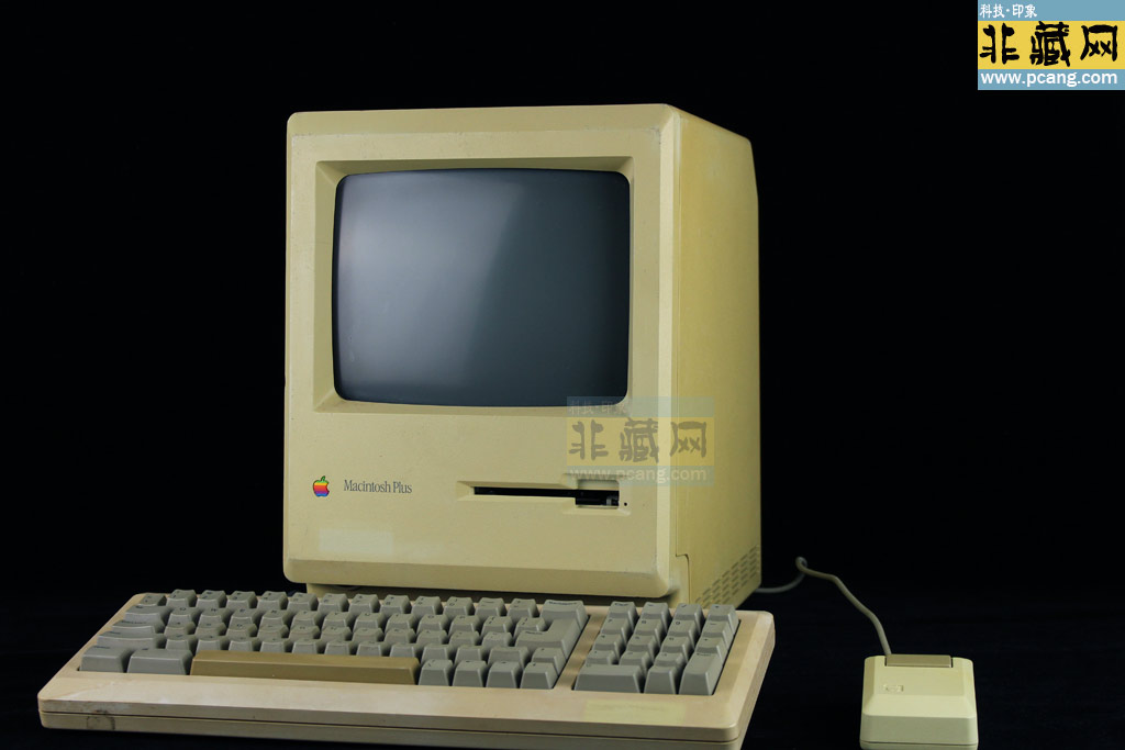 APPLE Macintosh Plus