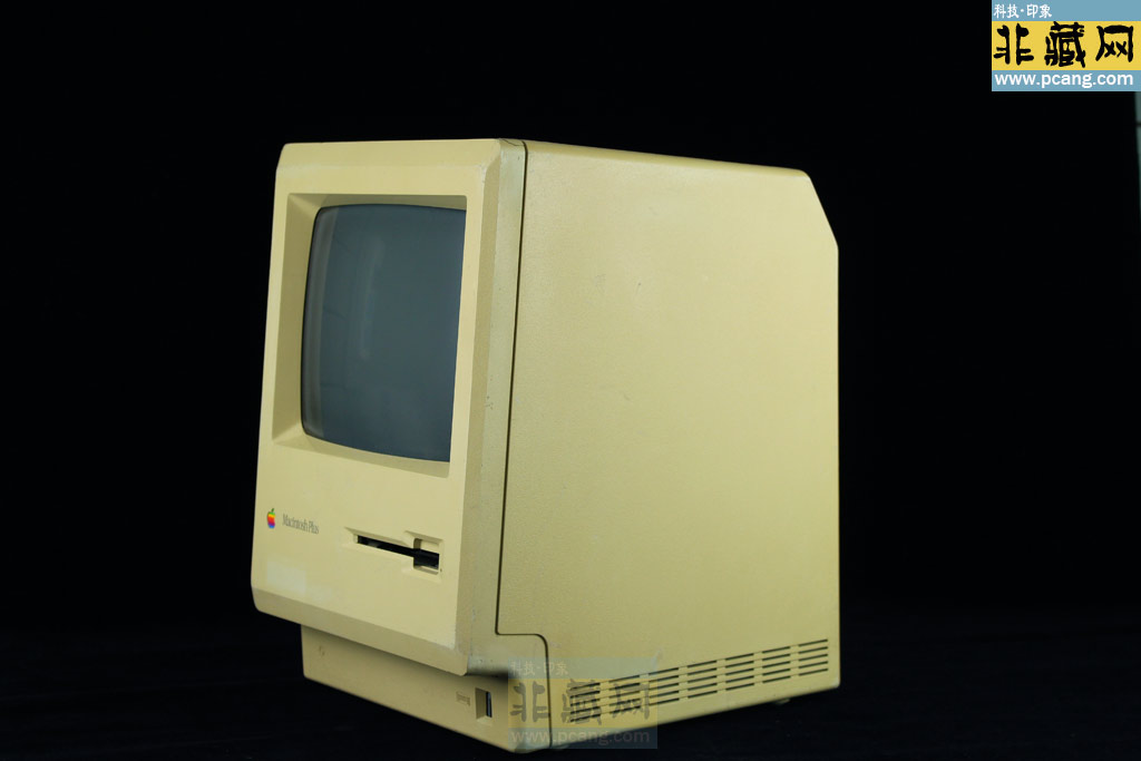 APPLE Macintosh Plus