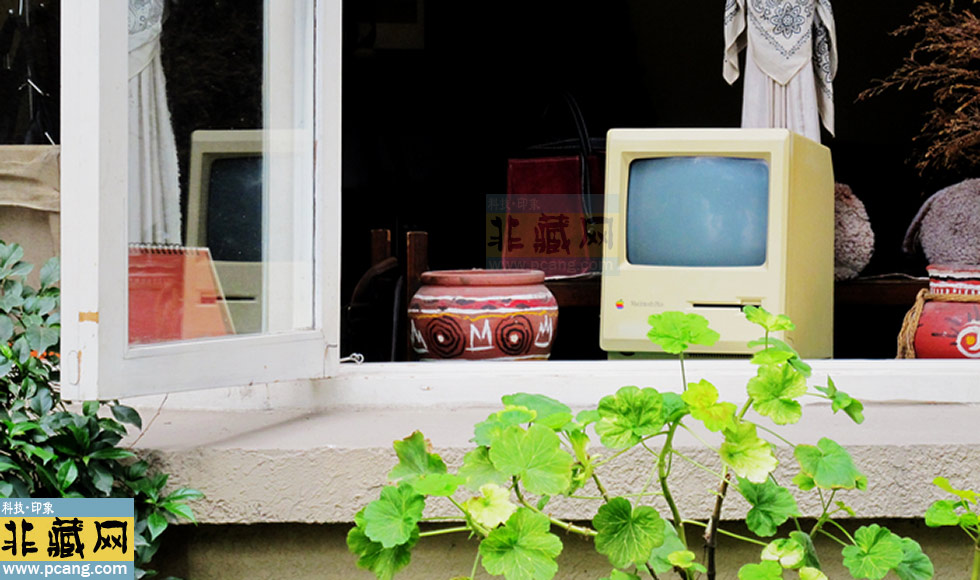 APPLE Macintosh Plus