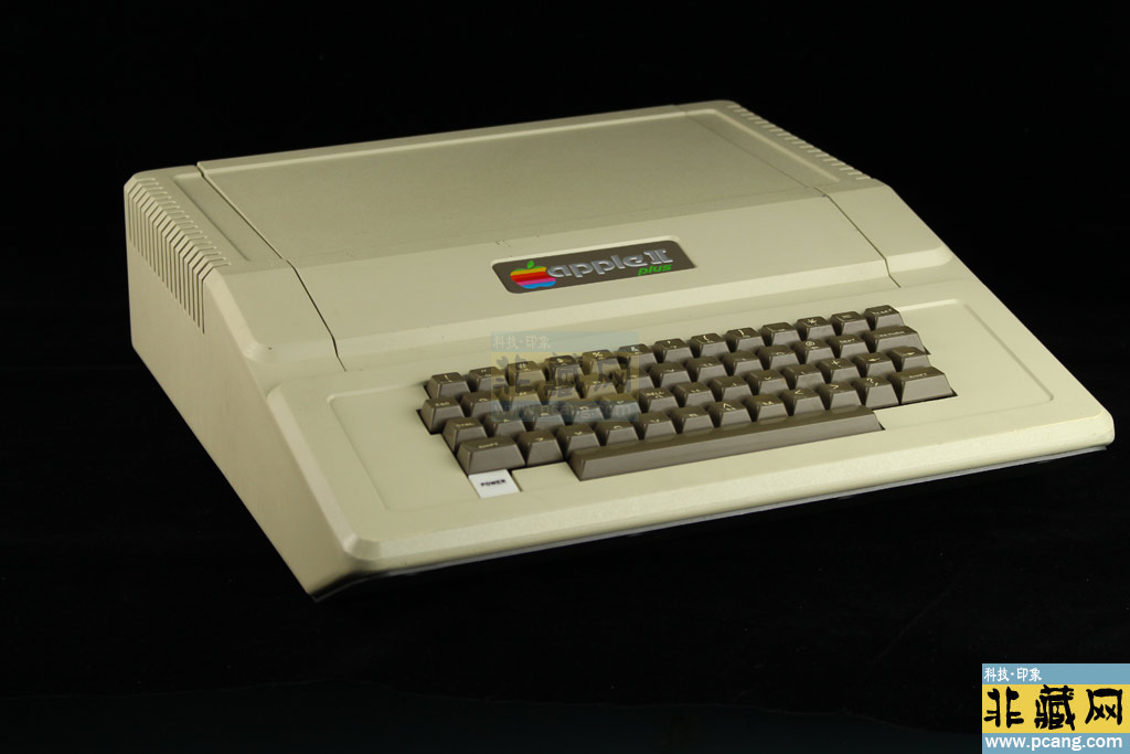 APPLE II PLUS