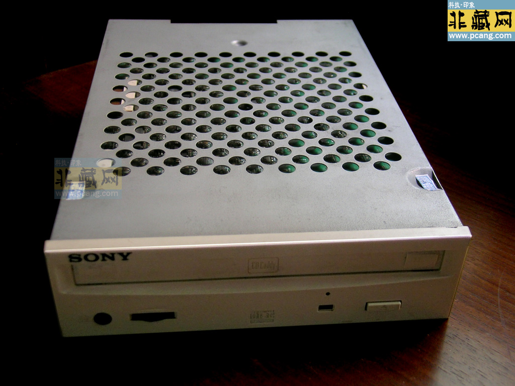 SONY CDU928E