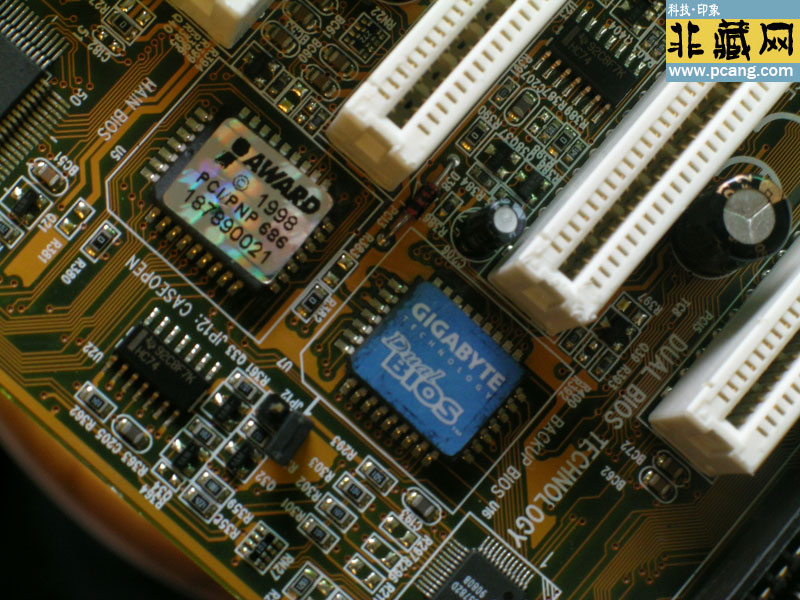 Gigabyte(技嘉) BX2000
