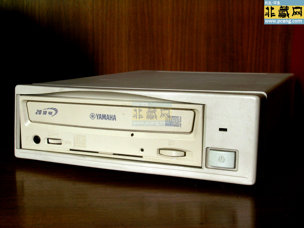 YAMAHA CRW2200